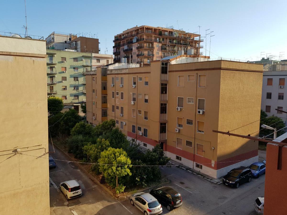 casatua Apartment Taranto Bagian luar foto